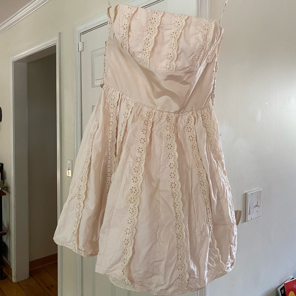 Size 8 Betsey Johnson cotton eyelet Strapless boning & ribbon waist fully lined - Picture 4 of 5